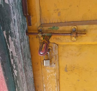 विद्यालयको सामान चोरी, शङ्कास्पद एक व्यक्ति नियन्त्रण 